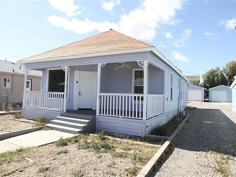 412 D St — Photo 1