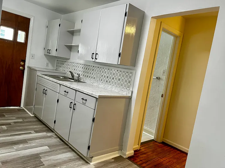 714 Mayflower Dr #B — Photo 7
