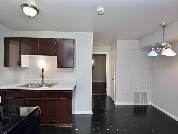 5th image of 1281 Sunset Ave #1