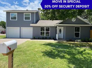 4200 Oak Country Dr, Arlington, TX 76017