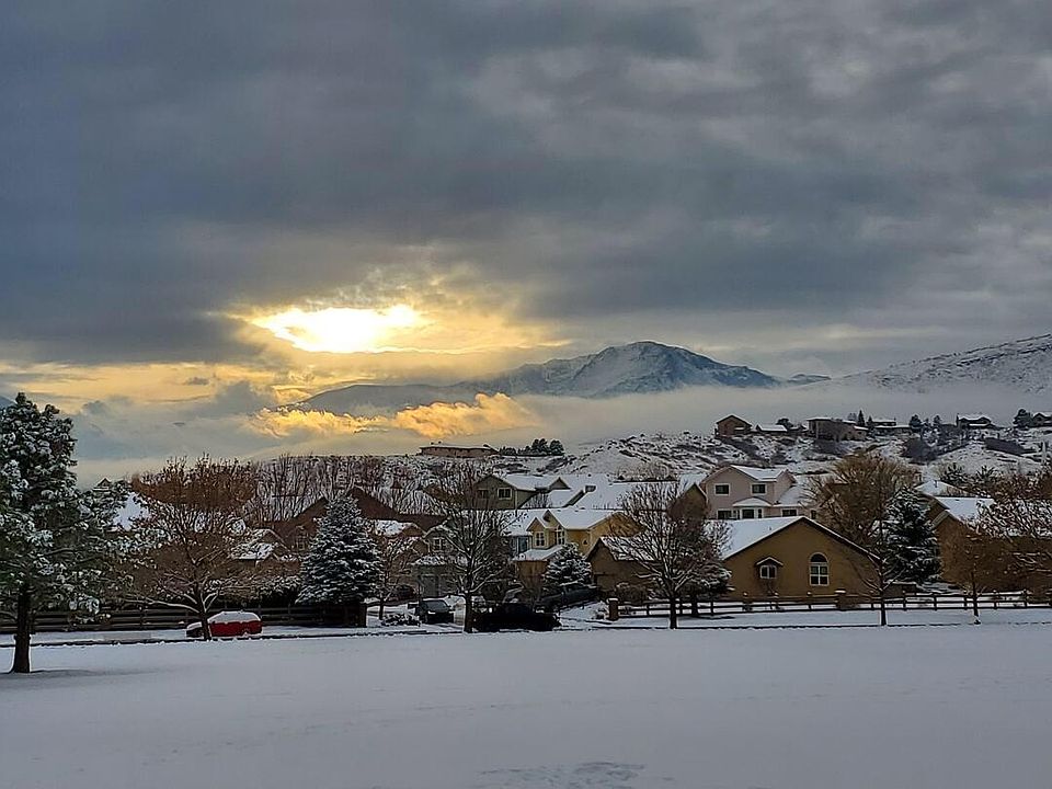 Overall picture of complex with America's mountain.