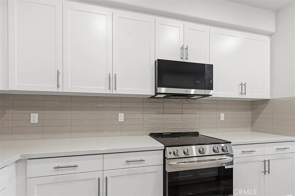 3 bed, 1465 sqft, $3,100 — Photo 4