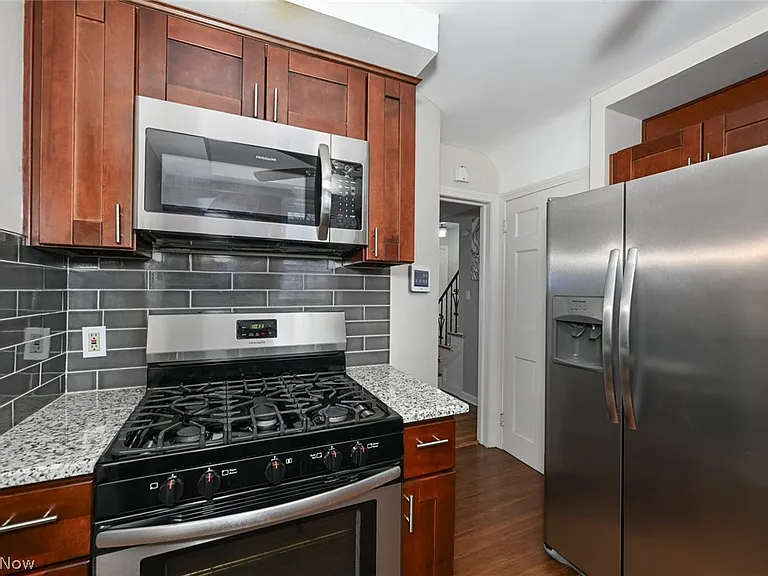 3699 Bainbridge Rd — Photo 13