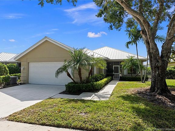 3rd image of 2071 SW Mayflower Dr