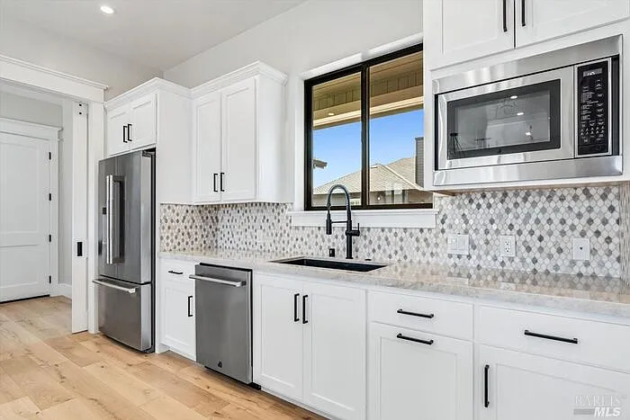 4563 Brighton Dr — Photo 8