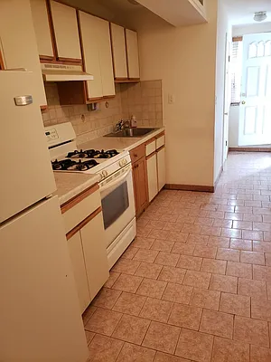 Rented by Velsor Realty | media 20