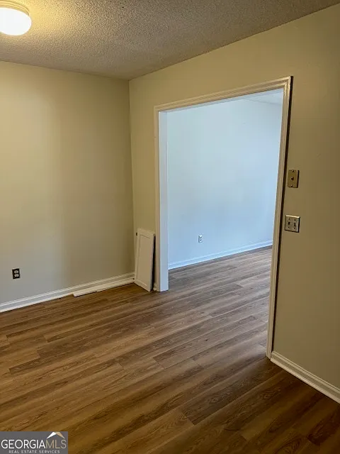 1 bed, 1.0 bath, 575 sqft, $950 — Photo 3