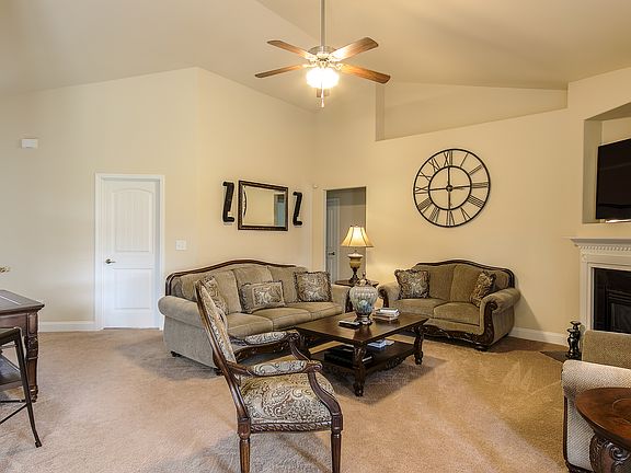 4th image of 510 E Heatherstone Ln