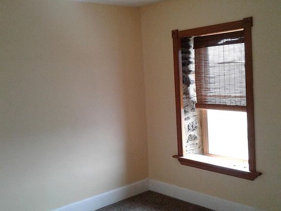 Fan & 1 of 2 frontroom windows