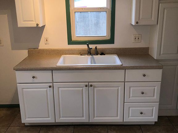 5th image of 264 N Primrose Ave