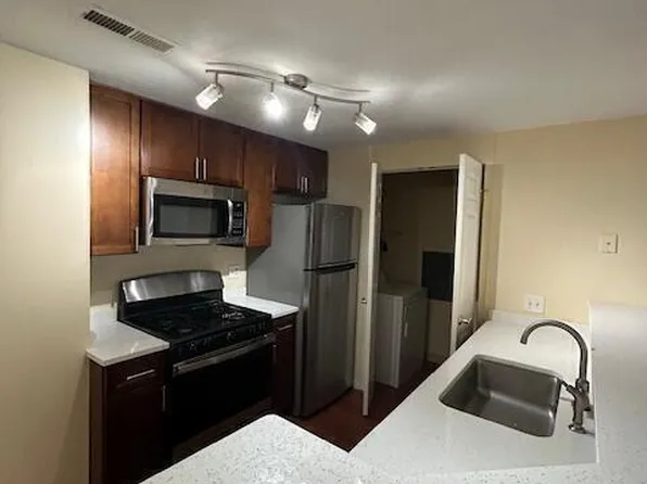 488 Bedford St, Stamford, CT
