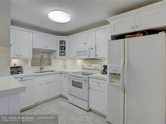 2nd image of 9811 N Hollybrook Lake Dr APT 101