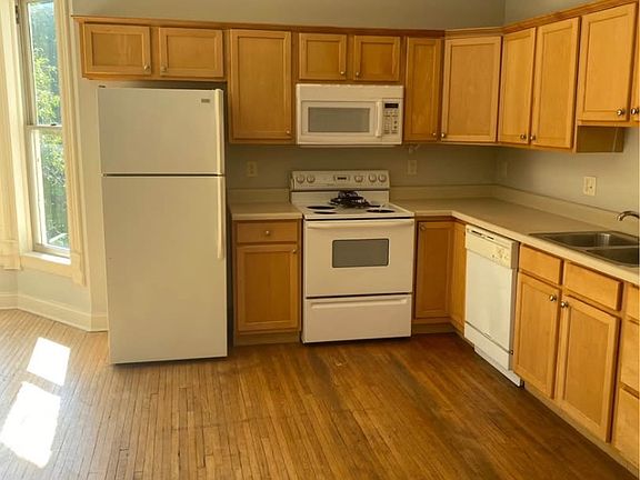 4th image of 502 E Walnut St Unit B