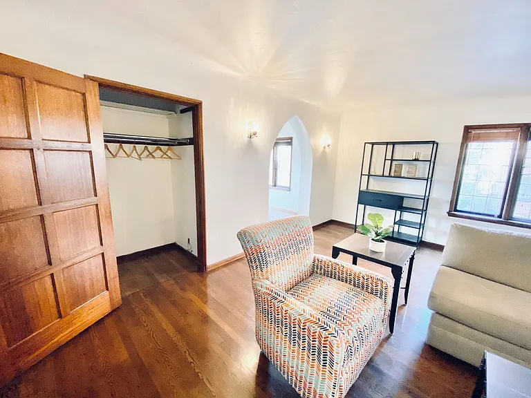 Ten-O-Five Anhalt Apartments — Photo 7