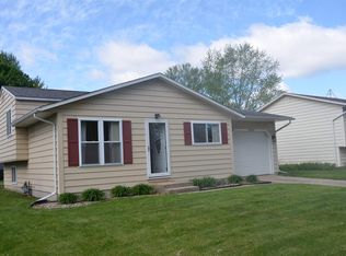 2909 Providence Dr, Mishawaka, IN 46544