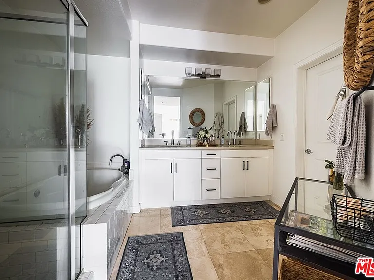 7100 Playa Vista Dr #202 — Photo 9