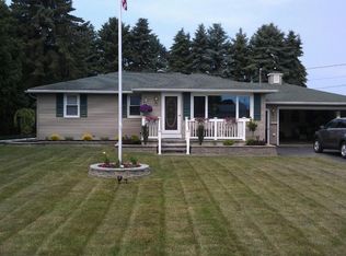 8530 Stringham Dr, Batavia, NY 14020