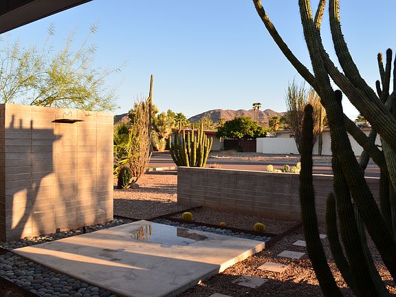 Front yard view