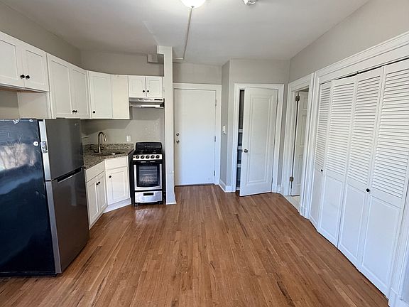 3rd image of 1175 Chapel St #2O3