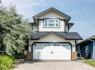 337 SE Sandringham Ct NW, Calgary, AB T3K 3V6