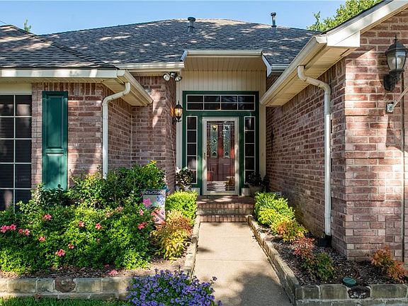 3rd image of 7801 Clover Leaf Dr
