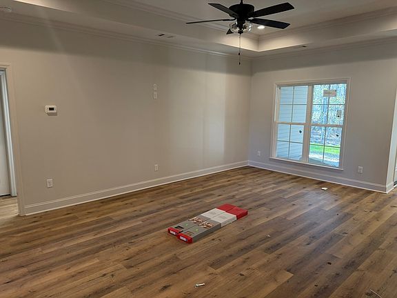 3rd image of 48 Sloans Village Way SE