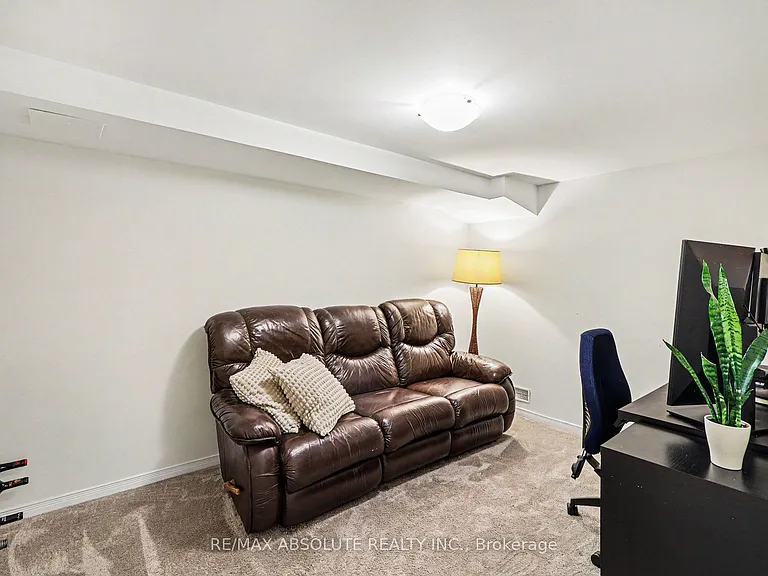 805 Smyth Rd — Photo 25