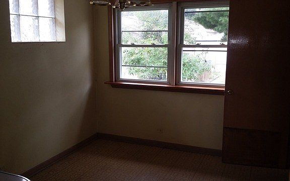 4th image of 108 Hyde Park Ave