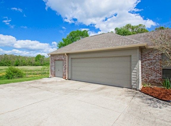 4th image of 26233 Whispering Pines Ave