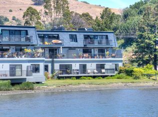 8 Greenwood Cove Dr #B, Tiburon, CA 94920