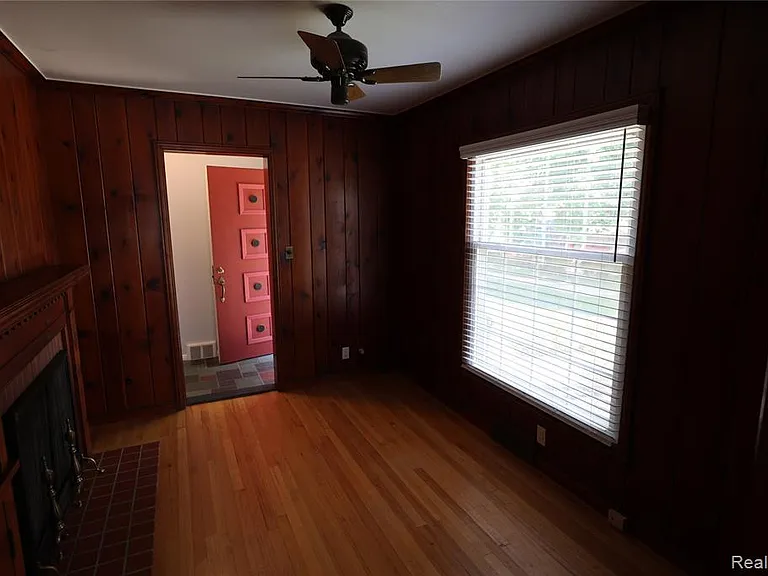 4121 Seminole Dr — Photo 66