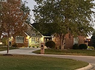 1025 Saint James Park Ave, Monroe, MI 48161