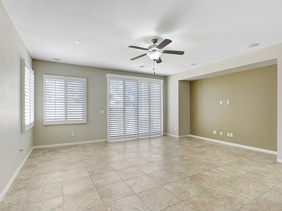 3rd image of 15818 Vienna Ln