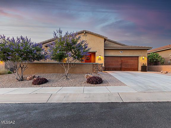 2nd image of 1311 E Stronghold Canyon Ln