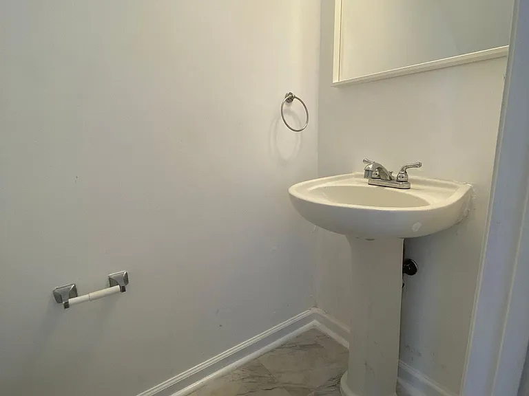 6968 Hawthorne St — Photo 5