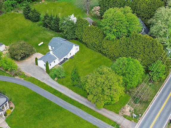 2nd image of 2424 Rocks Rd