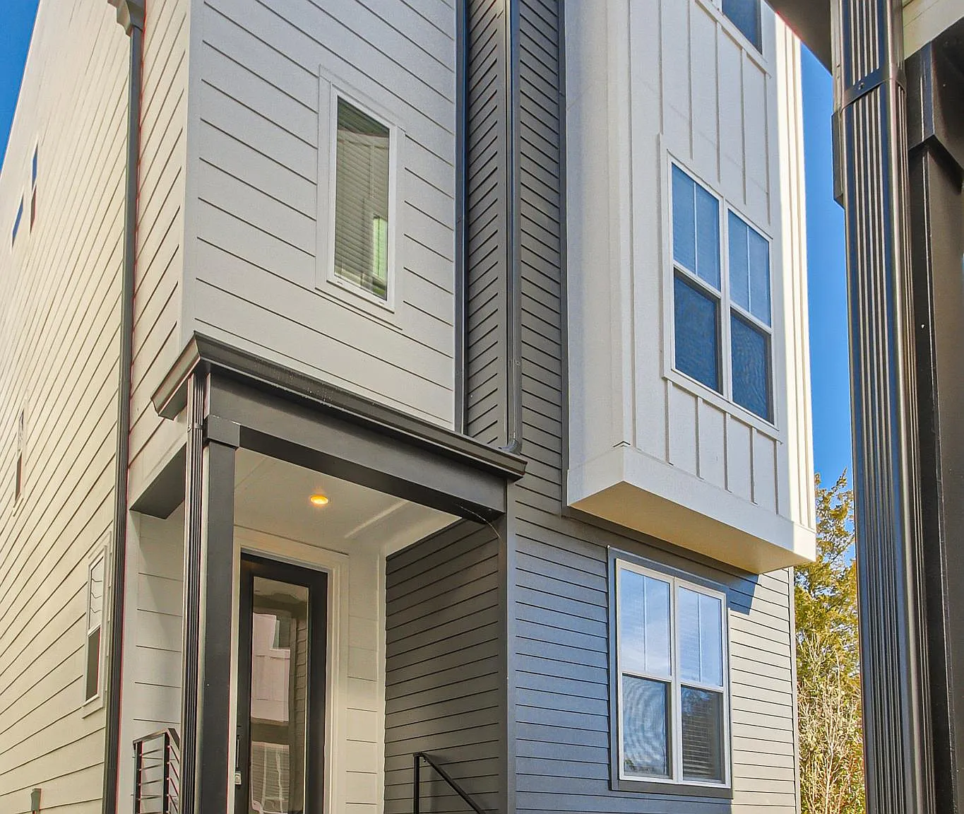 3 bed, 3.5 bath, 2118 sqft, $2,650 — Photo 1