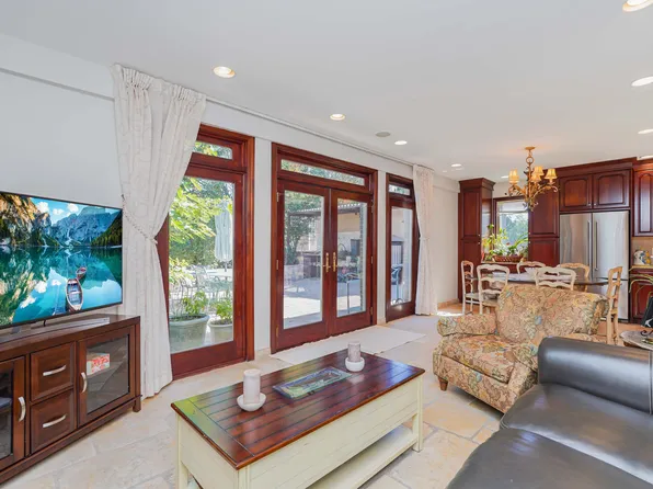 2233 East 72nd Street image 15 of 38