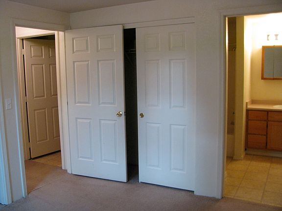 5th image of 427 Western Ave APT 14