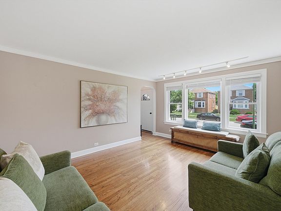 2nd image of 2826 N Rutherford Ave