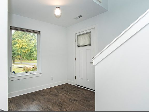 3rd image of 3196 Van Aken Blvd