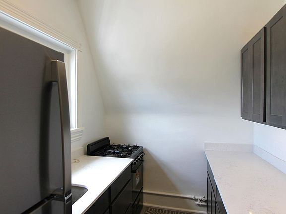 3rd image of 6333 Greene St APT 3