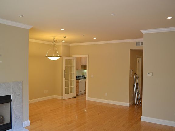 5th image of 2820 Franklin St APT 2