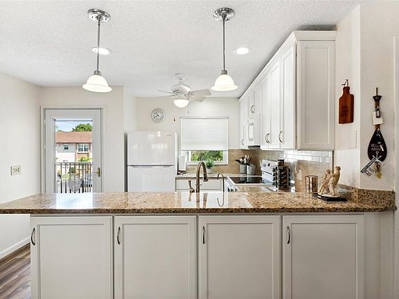 4th image of 25100 SANDHILL BOULEVARD #R-201