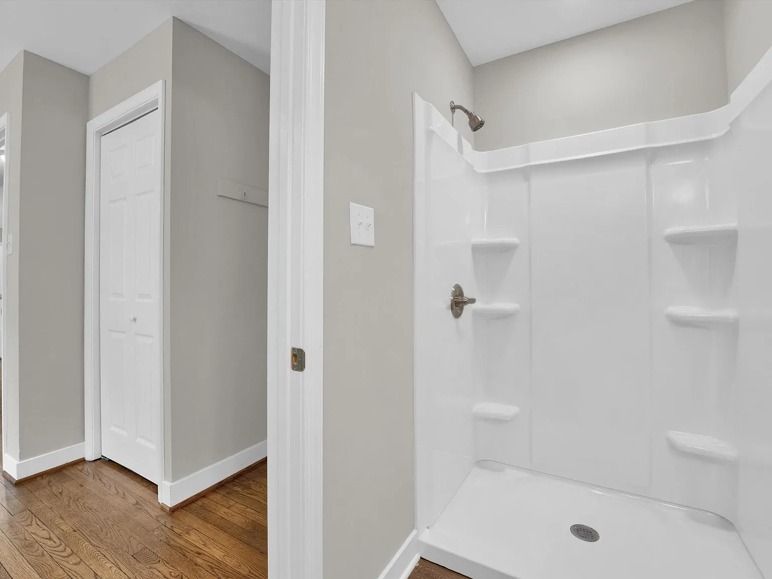 4 bed, 2.0 bath, 1256 sqft, $1,139 — Photo 2