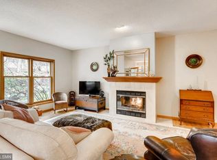 123 Edgewood Ct, Wayzata, MN 55391