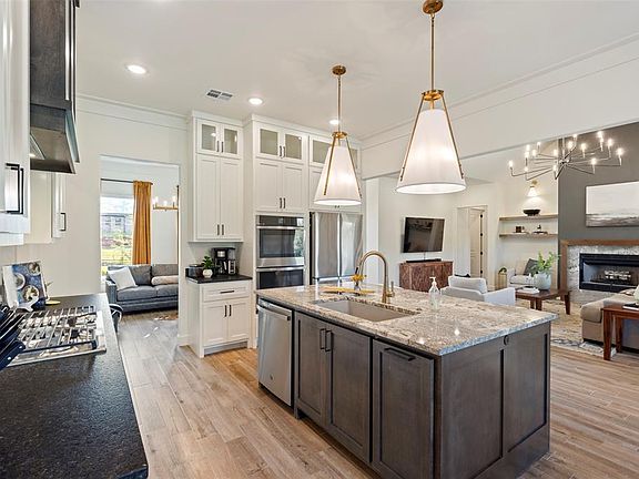 3rd image of 9401 Autumn Park Ln