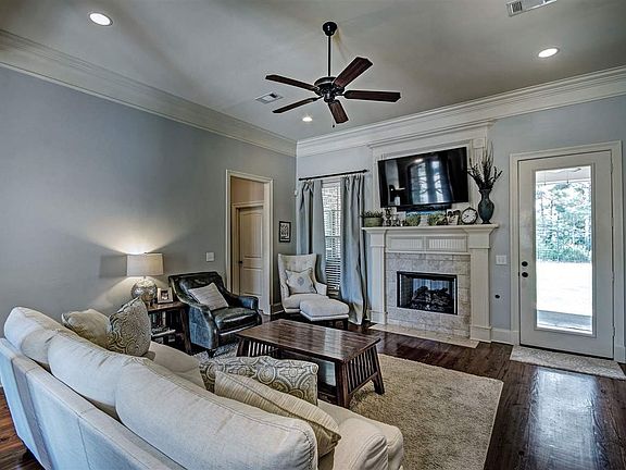 5th image of 103 Charlton Cove Cir