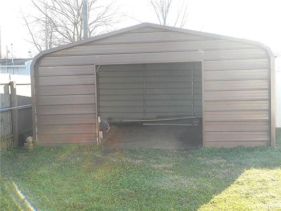 2nd image of 218 Fenwick Dr