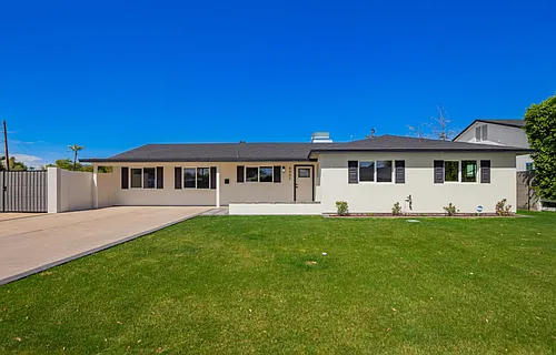 4402 E Mitchell Dr Photo 1